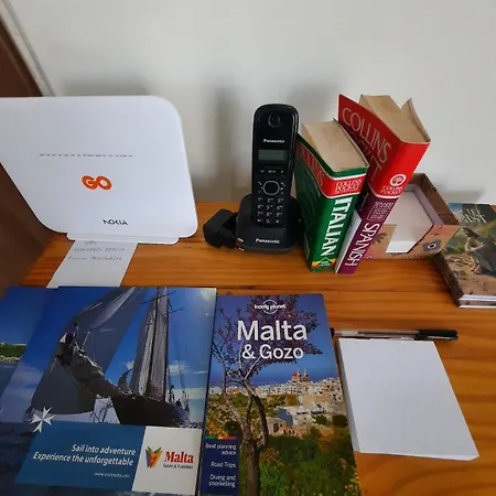 10 Min Walk To Malta Airport 公寓